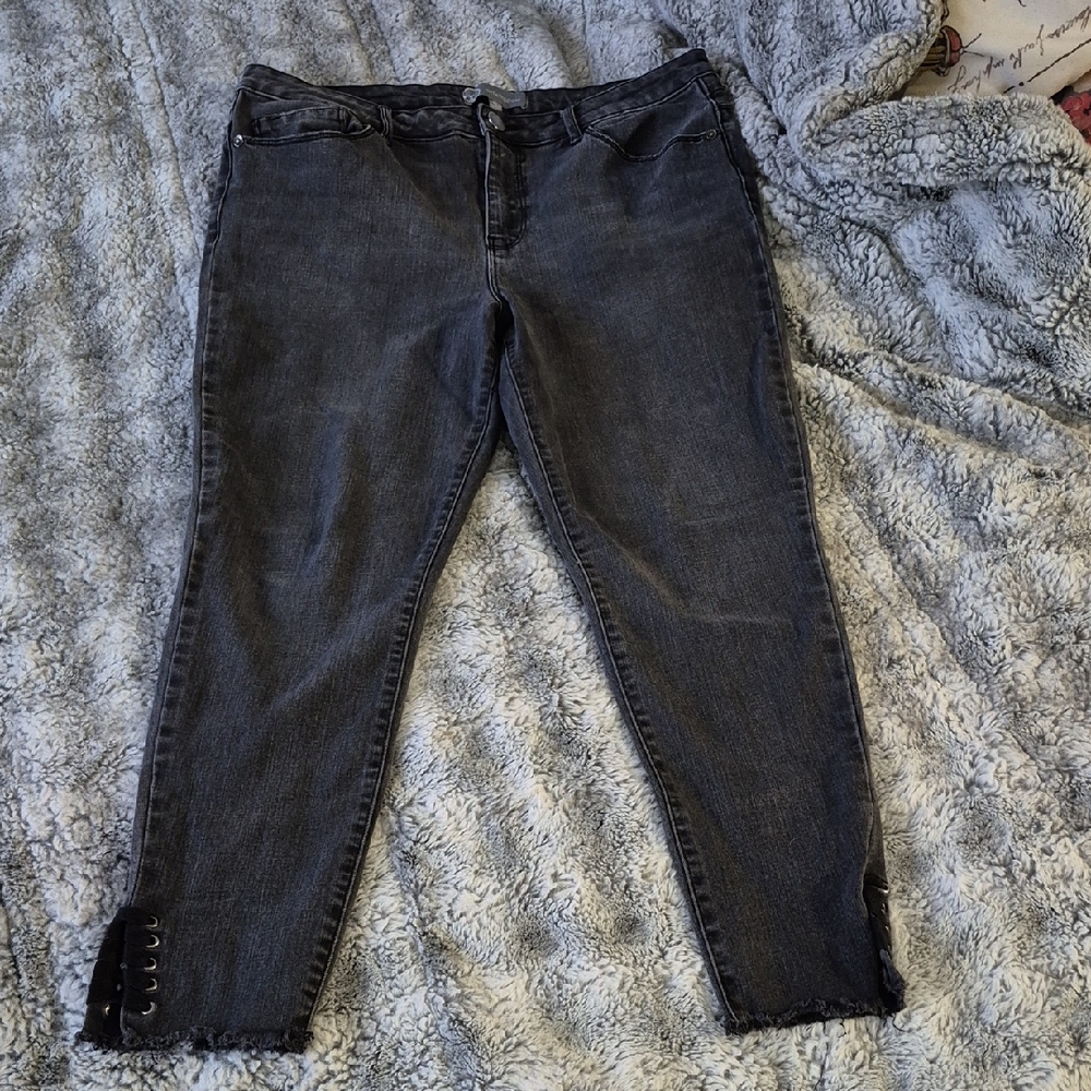 Wit & Wisdom 🖤 Dark Gray Skinny Jeans (657)